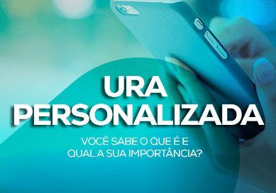 Pessoa digitando no celular como se tivesse em uma atendimento com URA. A Importância da URA Personalizada para as Empresas